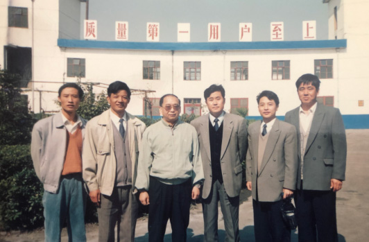 时任中国人民解放军第二炮兵罗东进政委来公司视察工作。。。。。。。